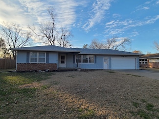 815 N 2nd St, Lindsborg, KS 67456