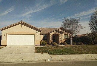 1120 W Dustin Ave, Fowler, CA 93625