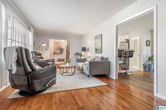 7361 Pinewood Dr, Trussville, AL 35173