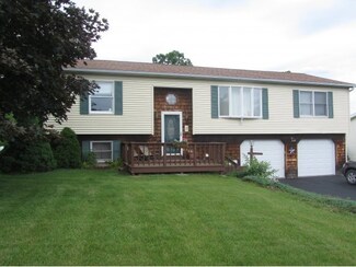 10 Country Knoll Dr, Binghamton, NY 13901