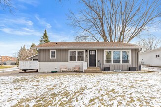 180 W 3 1 2 St, Waconia, MN 55387