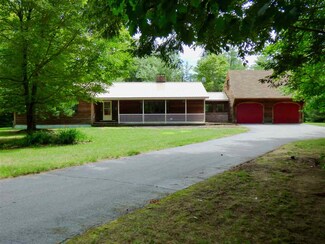 517 Dustin Rd, Contoocook, NH 03229