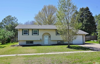 915 B St, Palmyra, NE 68418