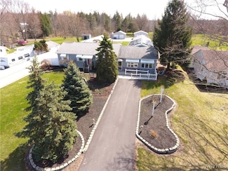 2842 Braley Rd, Ransomville, NY 14131