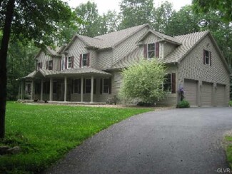 4635 Aspen Dr, Walnutport, PA 18088