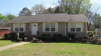 911 W Tallassee St, Wetumpka, AL 36092