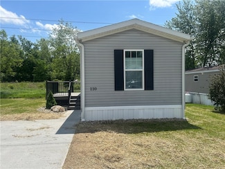 110 Green Acres Ct, Butler, PA 16002