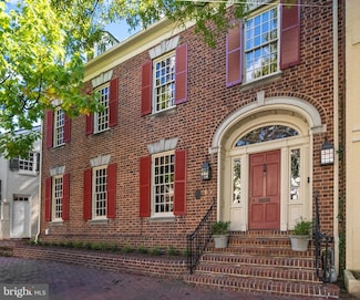 908 Cameron St, Alexandria, VA 22314