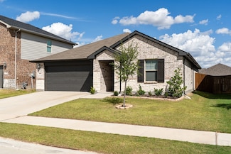 2857 Fox Trail Ln, Fort Worth, TX 76108