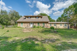 289 Deer Slayer Dr, Seguin, TX 78155