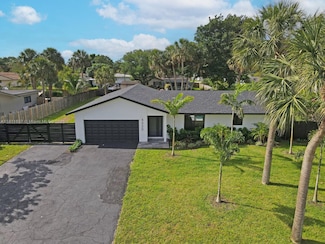 4220 SW 4th St, Plantation, FL 33317