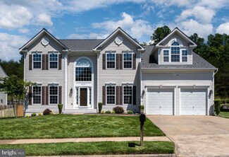 2812 Myrtlewood Dr, Dumfries, VA 22026