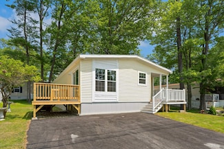 518 Canterbury Dr, Exeter, NH 03833