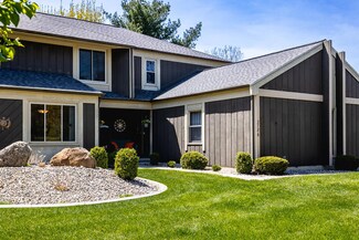 2786 Walden Woods Blvd, Jackson, MI 49201
