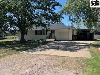1705 Wesbrook Dr, Hutchinson, KS 67502