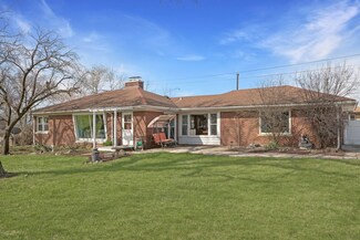 17W265 Oakdale Ln, Bensenville, IL 60106