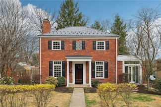 2405 Forest Dr, Pittsburgh, PA 15235