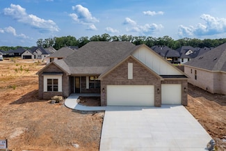 516 Corondelet Ln, Maumelle, AR 72113
