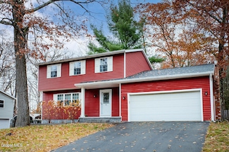 66 Hathorn Blvd, Saratoga Springs, NY 12866