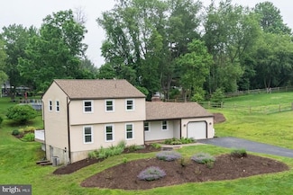 1515 Fox Run Dr, Coatesville, PA 19320