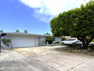292 Pine Tree Dr, Indialantic, FL 32903