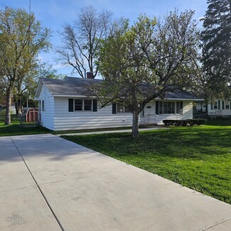 6 Johnson St, East Dundee, IL 60118