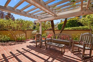 19 Fairway Dr Unit 1, Manhattan Beach, CA 90266