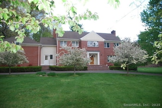 77 Aspen Ln, Stamford, CT 06903