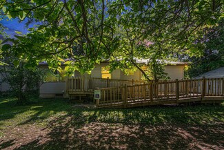 1225 S 14th St, Niles, MI 49120