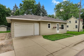 404 2nd St W, Jordan, MN 55352