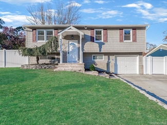 99 Elmwood Ave, Selden, NY 11784