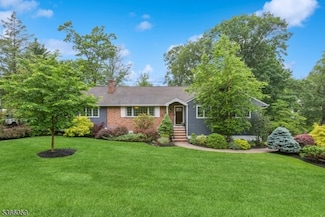 11 Old Farm Rd, Caldwell, NJ 07006