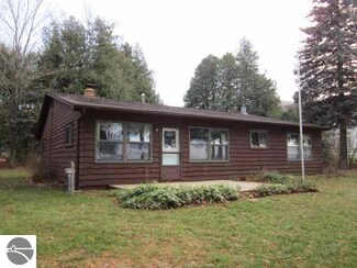 2994 S Lake Leelanau Dr, Lake Leelanau, MI 49653