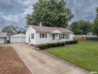 242 Division St, Galesburg, IL 61401