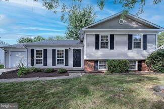 1224 Summerfield Dr, Herndon, VA 20170