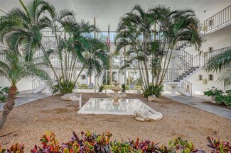50 Harbor View Ln Unit 32, Belleair Bluffs, FL 33770