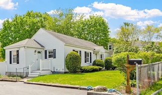 16 Elm St, Leominster, MA 01453