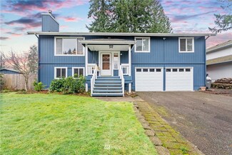 4028 SE Castlewood Dr, Port Orchard, WA 98366