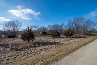 320 Vermillion Ln, Dixon, IL 61021