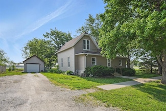 417 NE 2nd St, Panora, IA 50216