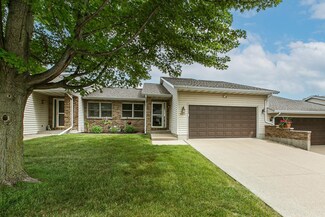 5285 Valley Forge Rd, Dubuque, IA 52002