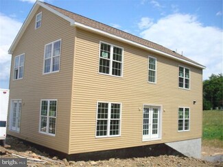 6 Parallel Rd, Pine Grove, PA 17963