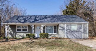 1519 Campus Rd, Manhattan, KS 66502