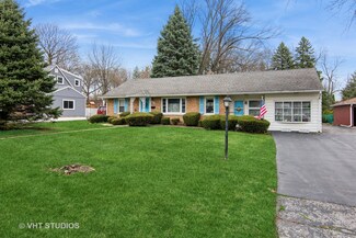 1535 E Harrison Ave, Wheaton, IL 60187