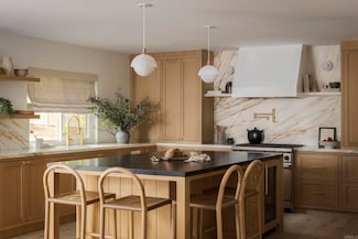 710 Edelweiss Ln, Encinitas, CA 92024