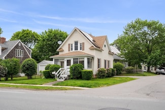 139 Market St, Amesbury, MA 01913