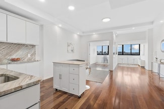 2 Hawthorne Place Unit 17C, Boston, MA 02114