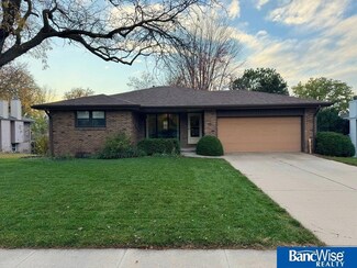 639 Danville Dr, Lincoln, NE 68510