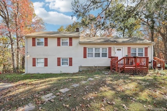 45 E Green Rd, Rock Tavern, NY 12575