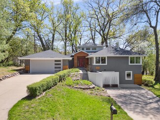 15623 Randall Ln, Minnetonka, MN 55345